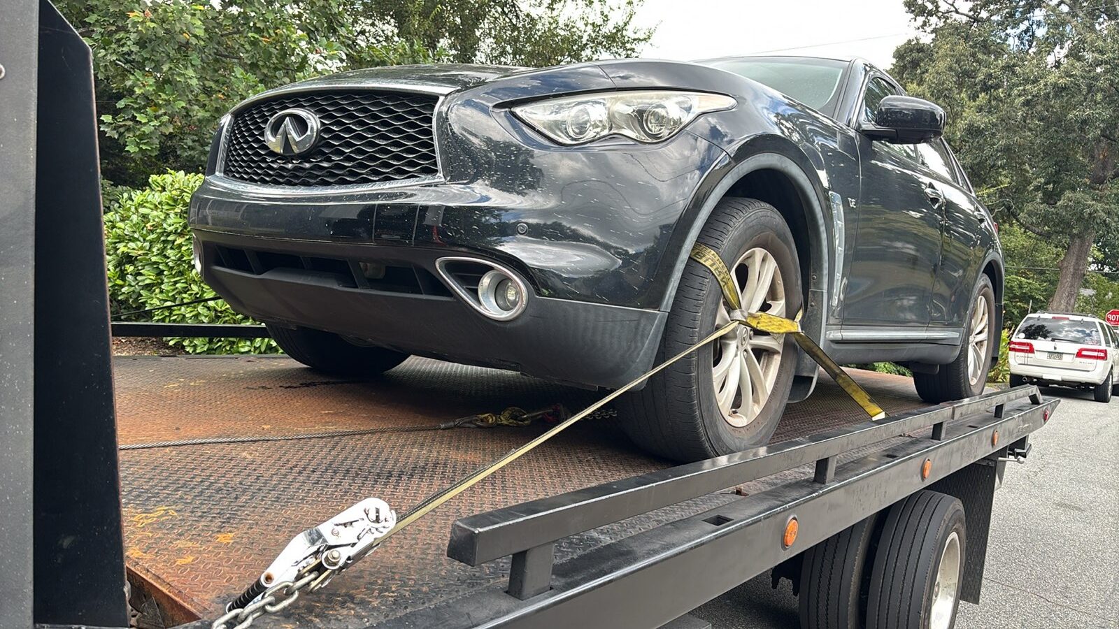 Out A Jam professional towing service